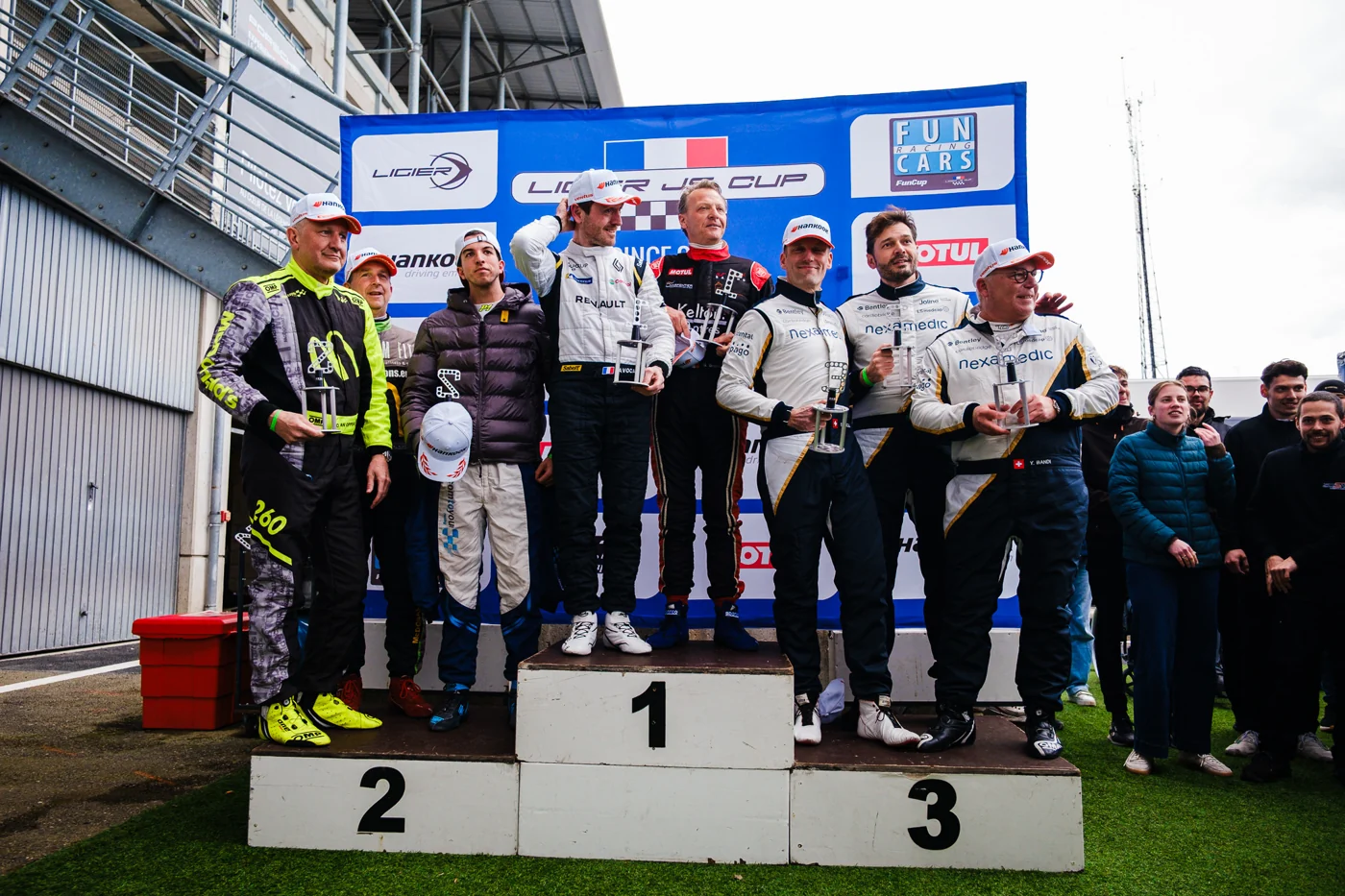 Le podium du Mans avec l’équipage ORHES–DRIVEXCHANGE